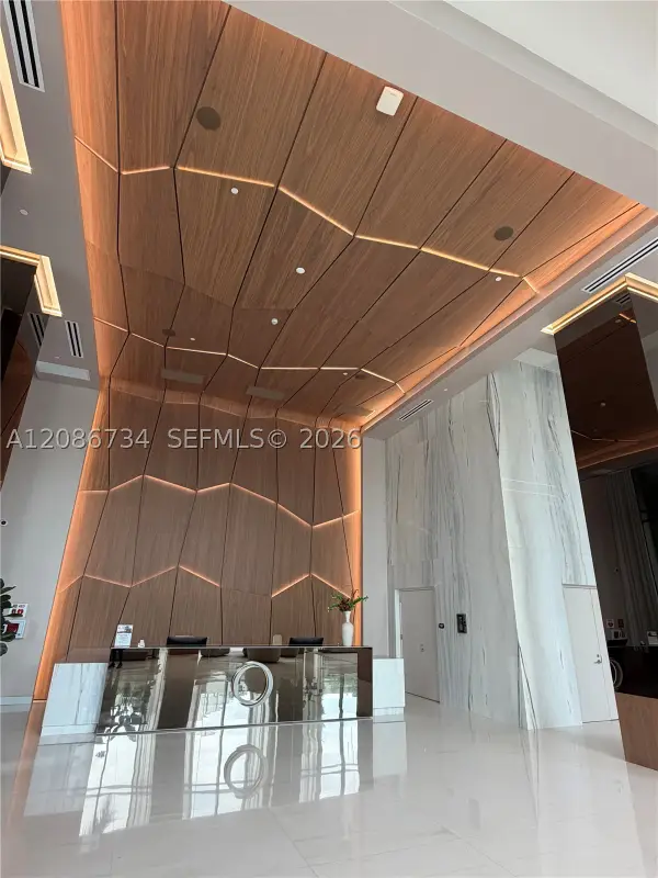 1170 E Hallandale #1003, Hallandale Beach, FL 33009