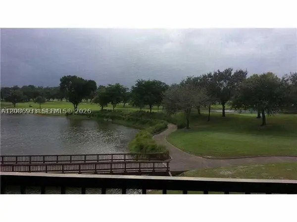 3001 W Rolling Hills Cir #407, Davie, FL 33328