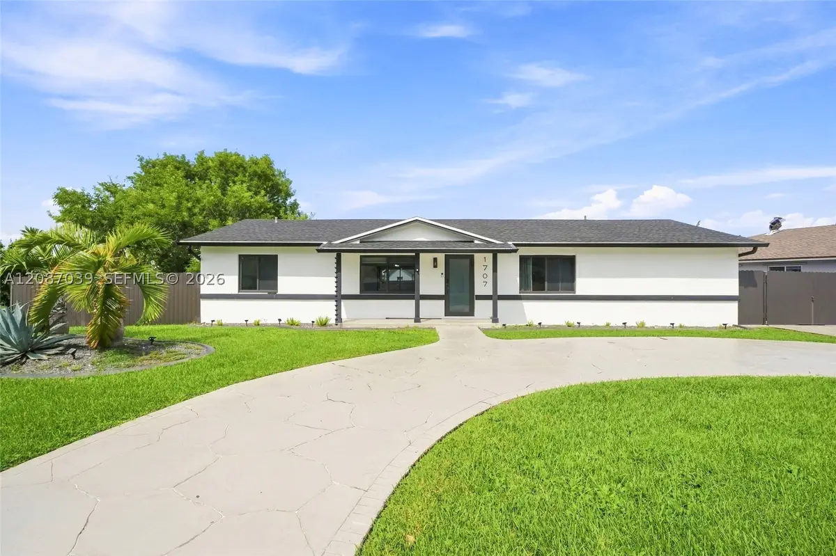 1707 S Curlew Ln, Homestead, FL 33035 - #1