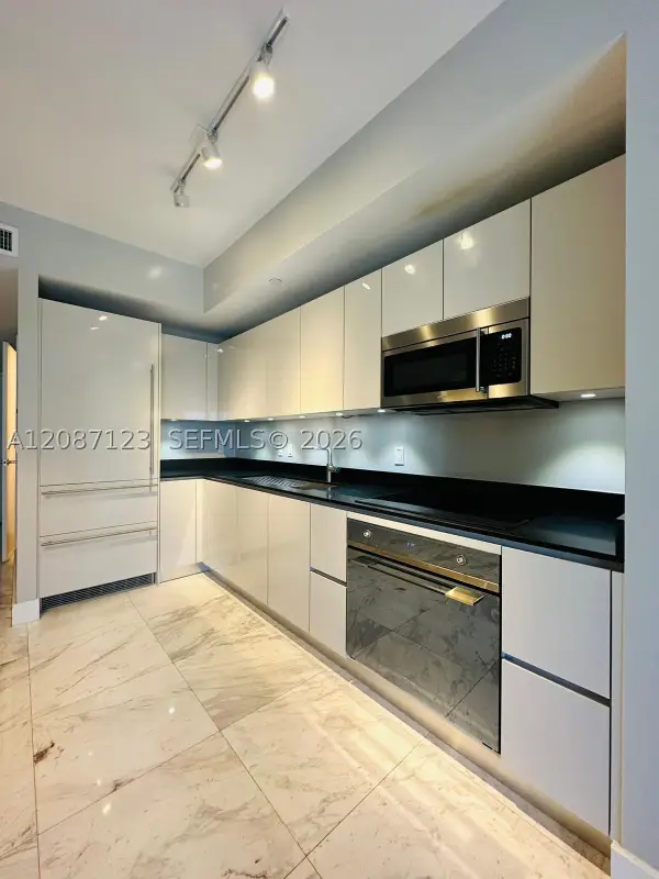 1010 Brickell Ave #4208, Miami, FL 33131