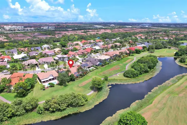 560 W Cypress Pointe Dr W, Pembroke Pines, FL 33027