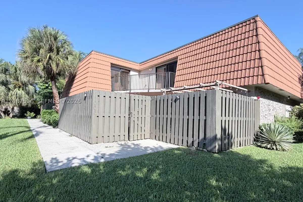 11006 N Harmony Lake Cir, Davie, FL 33324 - #1