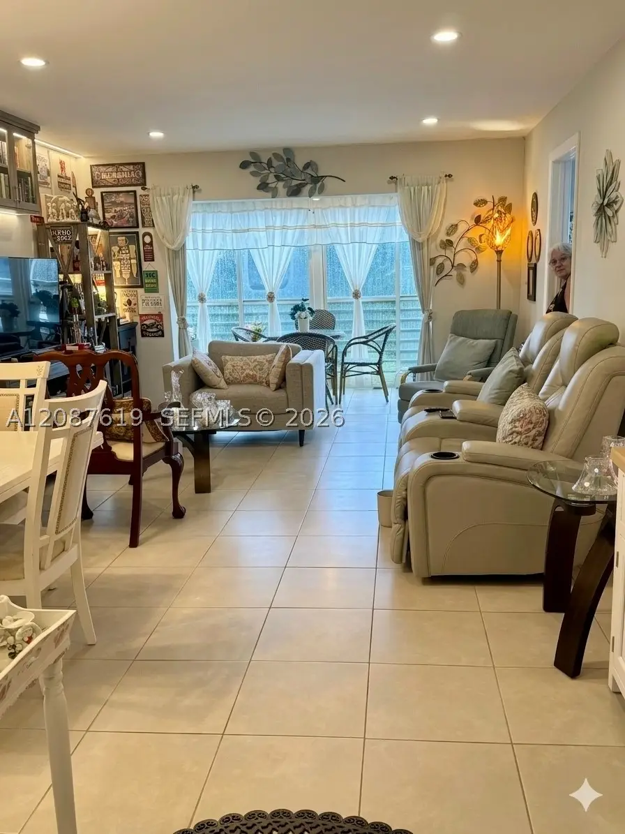 9181 Sunrise Lakes Blvd #312, Sunrise, FL 33322 - #1
