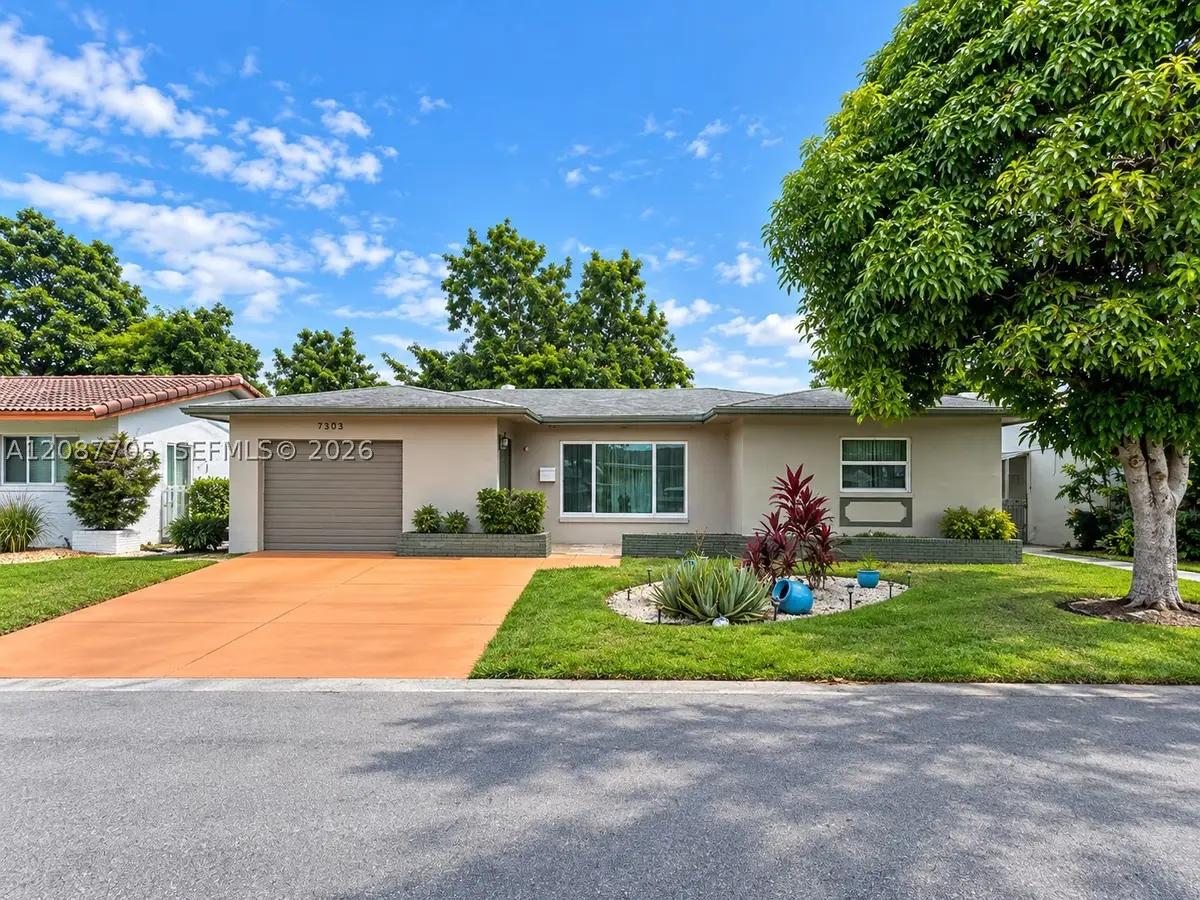 7303 NW 59th St, Tamarac, FL 33321 - #1