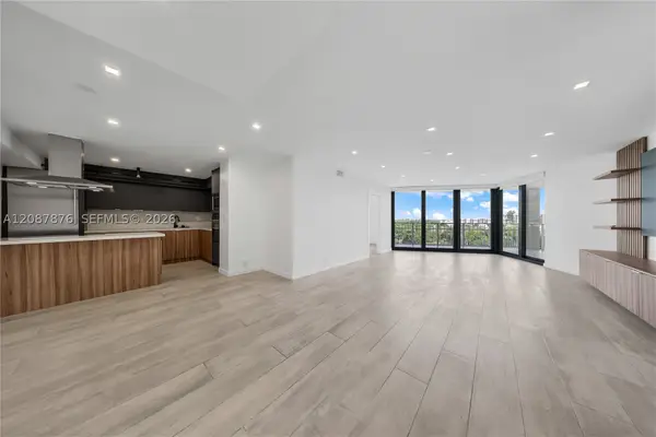 1000 Quayside Ter #903, Miami, FL 33138