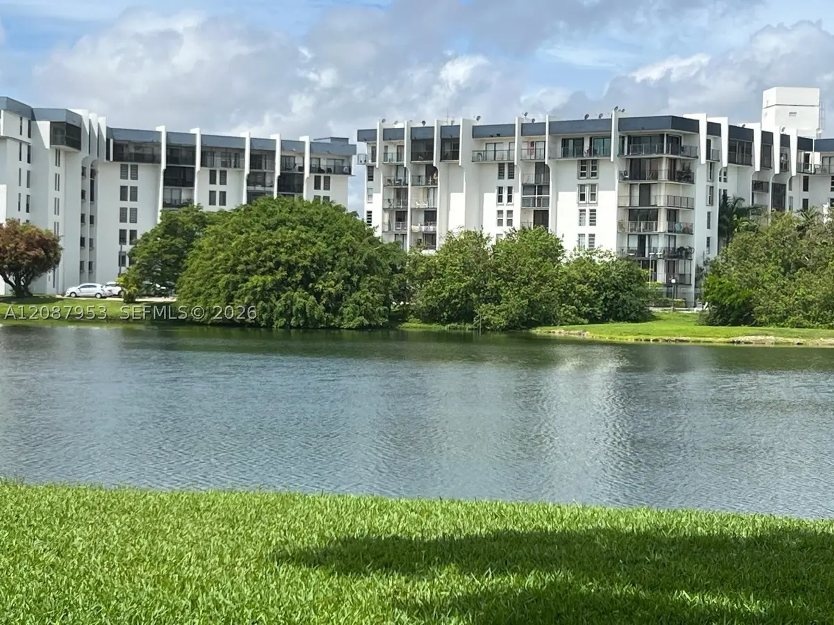 9682 Fontainebleau Blvd #207, Miami, FL 33172 - #1