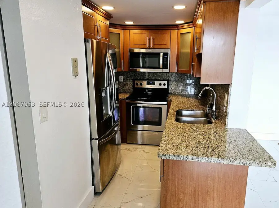 9682 Fontainebleau Blvd #207, Miami, FL 33172 - #2