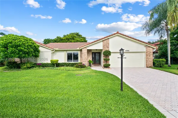 6581 Falconsgate Ave, Davie, FL 33331