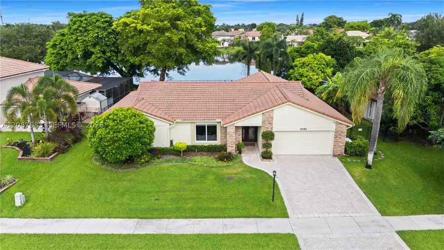 6581 Falconsgate Ave, Davie, FL 33331 - #3