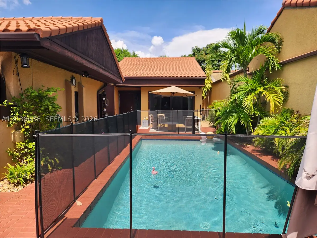 1085 NE 203rd Ln, Miami, FL 33179 - #1
