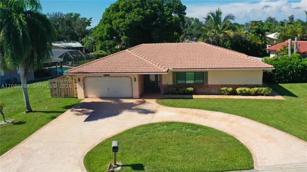10650 NW 42nd Dr, Coral Springs, FL 33065
