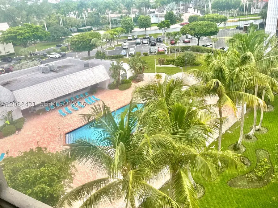 20400 W Country Club Dr #711, Aventura, FL 33180 - #3