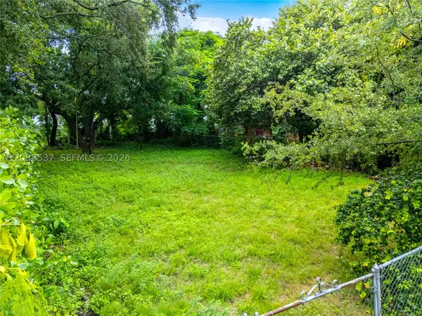 920 NW 51st St, Miami, FL 33127