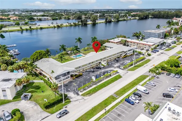 960 Crystal Lake Dr #112, Deerfield Beach, FL 33064
