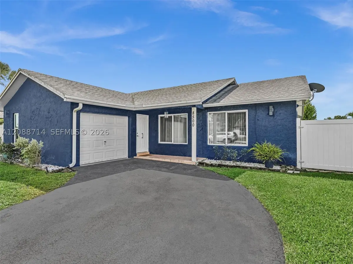 8500 NW 7th St, Pembroke Pines, FL 33024 - #1