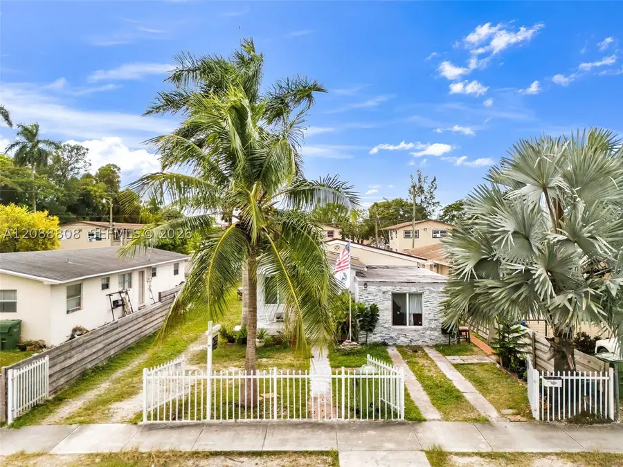 110 NE 9th Ct, Homestead, FL 33030 - #2