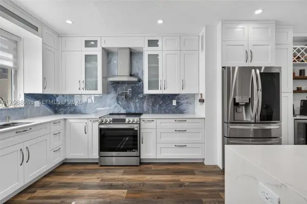 214 Riverwalk Cir, Sunrise, FL 33326