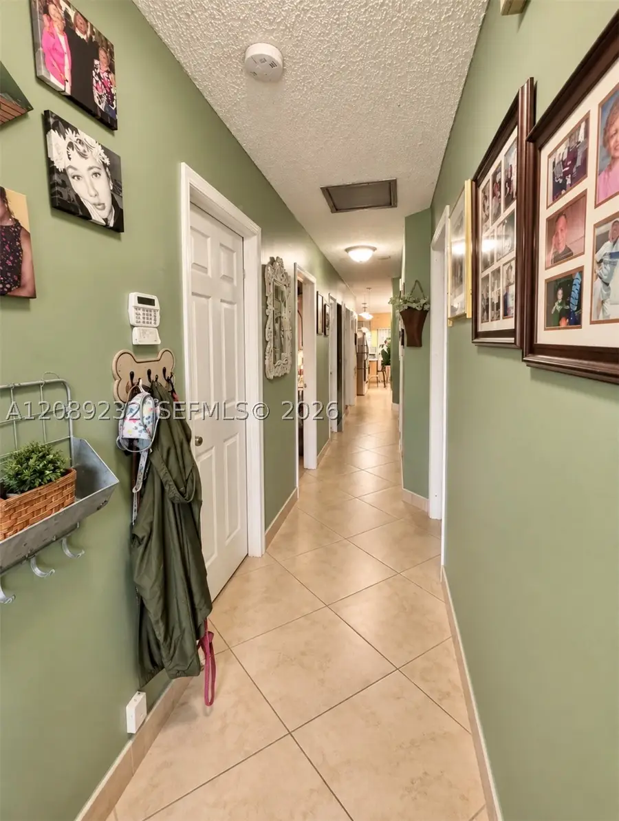 7642 NW 38th Ct, Sunrise, FL 33351 - #2