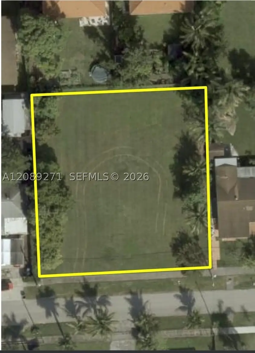 25 NW 160th St, Miami, FL 33169 - #3