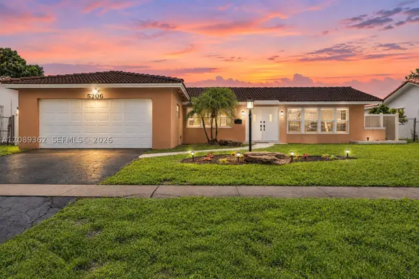 5206 Garfield St, Hollywood, FL 33021