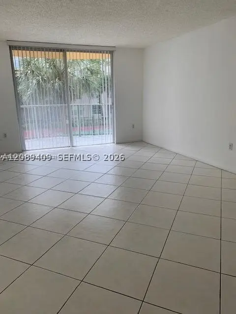 9350 Fontainebleau Blvd #209, Miami, FL 33172 - #3