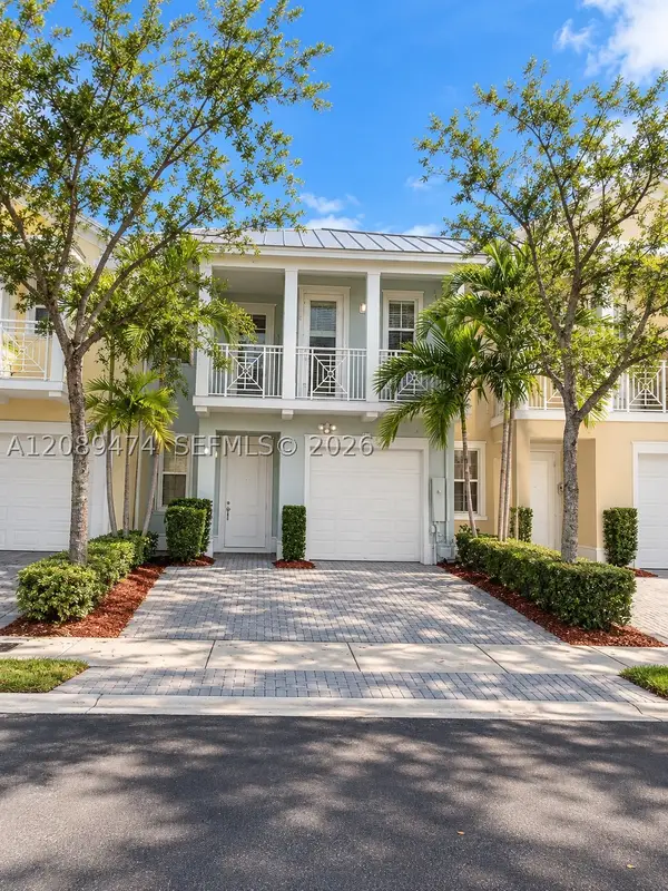 7439 NW 107th Path, Doral, FL 33178