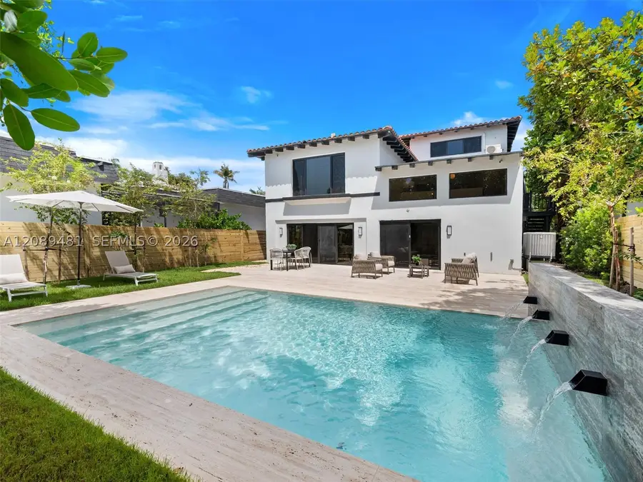 510 W 30th St, Miami Beach, FL 33140 - #2