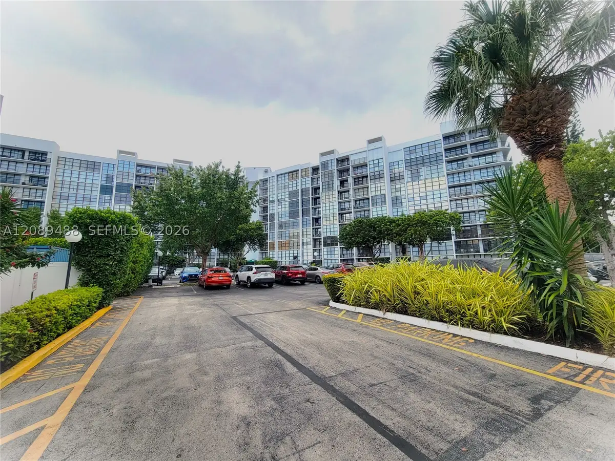 800 Parkview Dr #309, Hallandale Beach, FL 33009 - #1