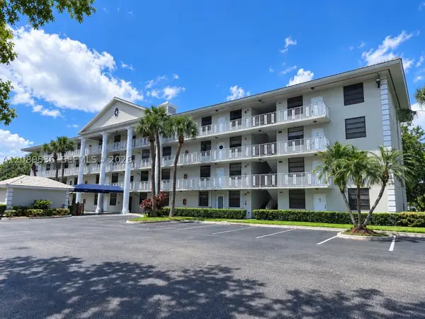 1717 Whitehall Dr #304, Davie, FL 33324