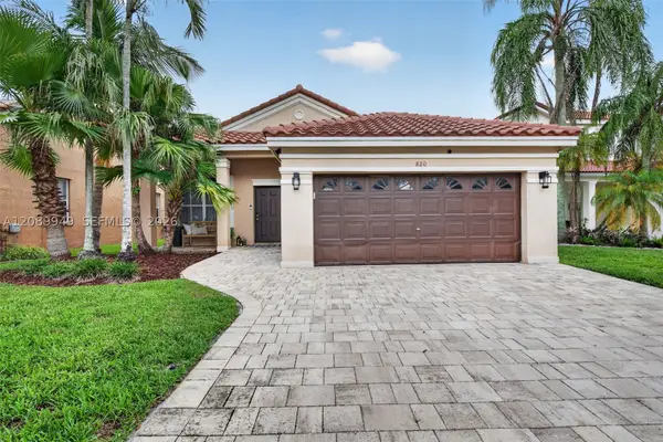 820 Falling Water Rd, Weston, FL 33326