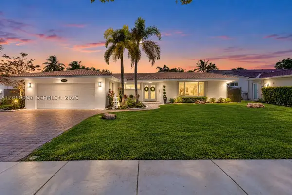 7311 Sabal Dr, Miami Lakes, FL 33014