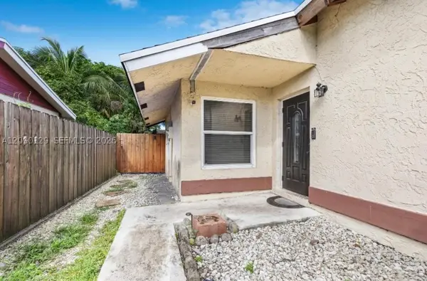 281 SW 83rd Ave, North Lauderdale, FL 33068
