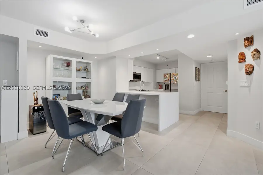 1155 Brickell Bay Dr #704, Miami, FL 33131 - #2