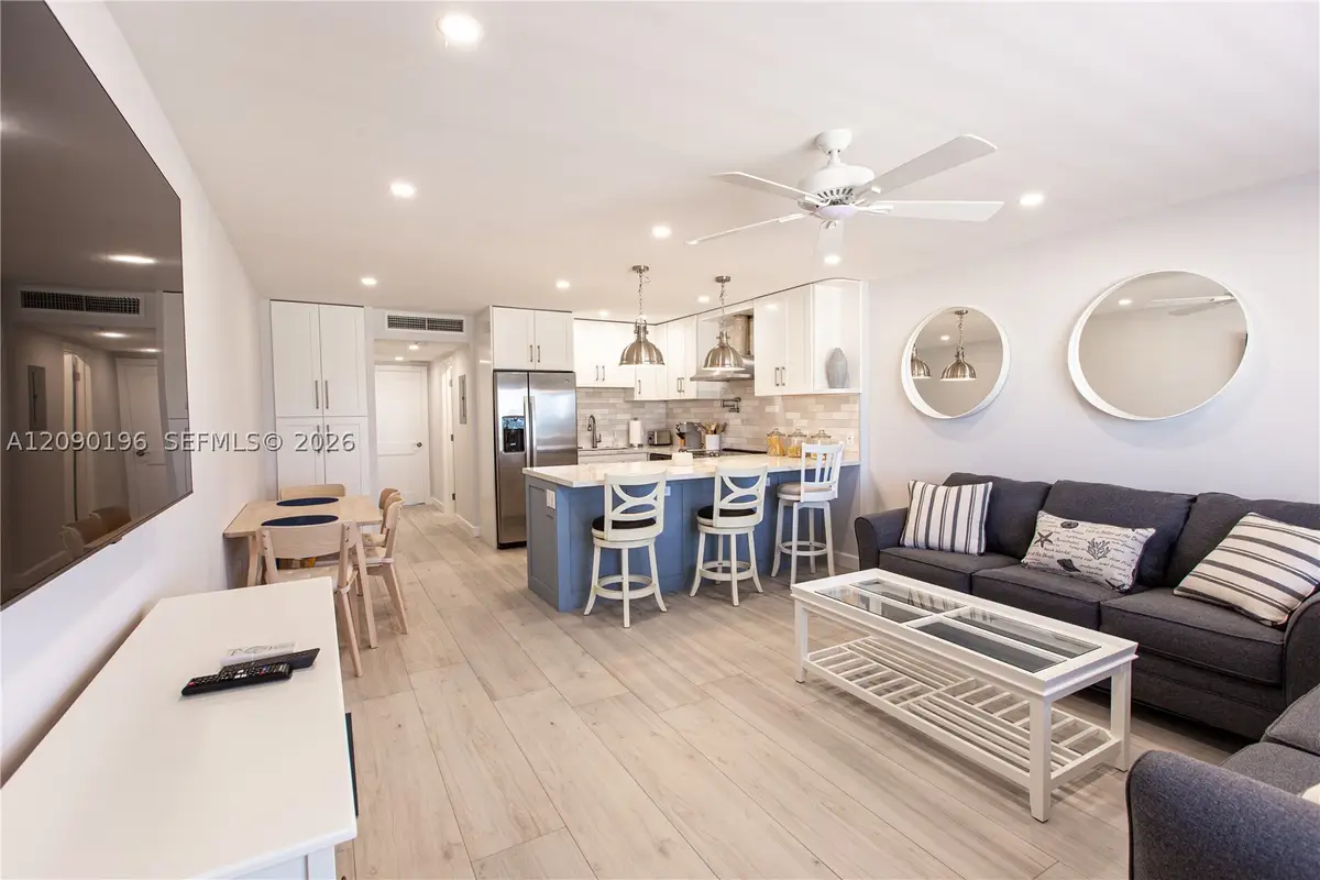 300 Oregon St #204, Hollywood, FL 33019 - #1