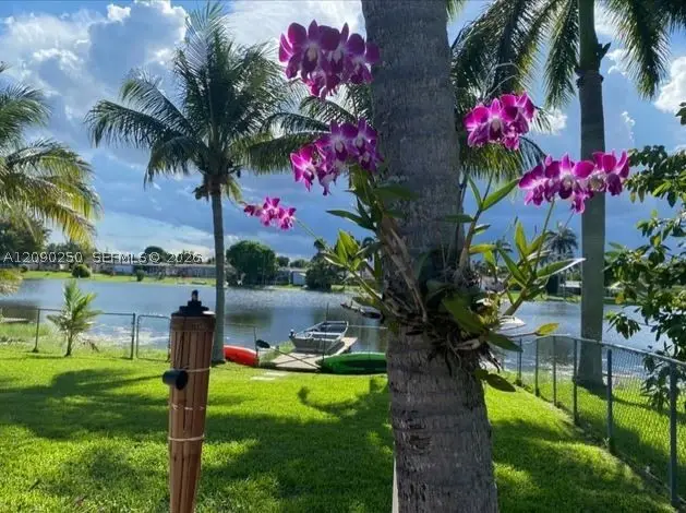 1150 NW 86th Ter, Pembroke Pines, FL 33024 - #2