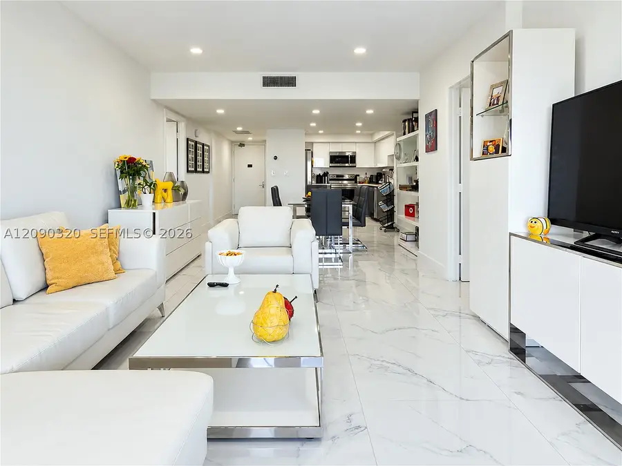 20301 W Country Club Dr #930, Aventura, FL 33180 - #3