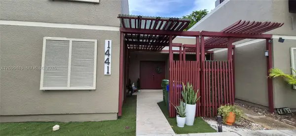 1441 W Fairway Rd, Pembroke Pines, FL 33026