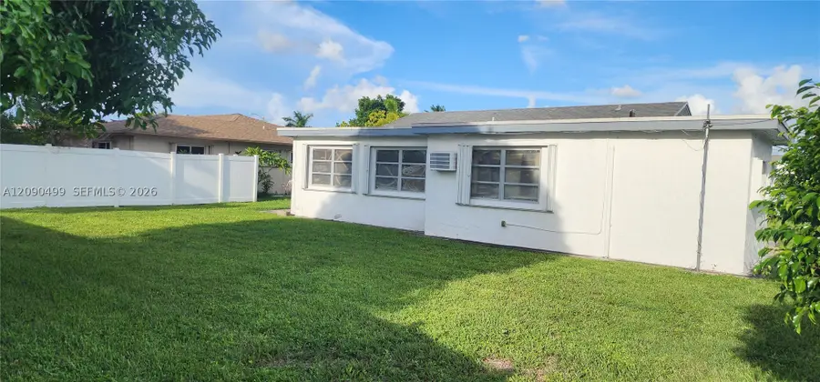 8115 NW 93rd Ave, Tamarac, FL 33321 - #2