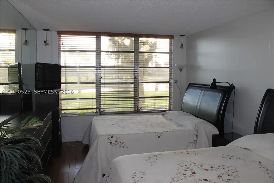 3980 Oaks Clubhouse Dr #110, Pompano Beach, FL 33069 - #3