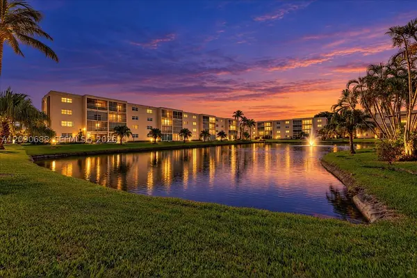 424 SE 10th St #104, Dania Beach, FL 33004