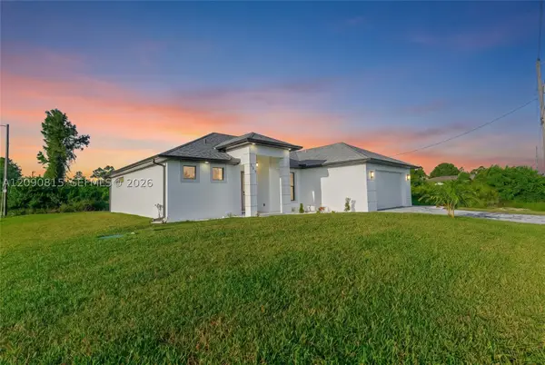 736 E Chambers St, Lehigh Acres, FL 33974