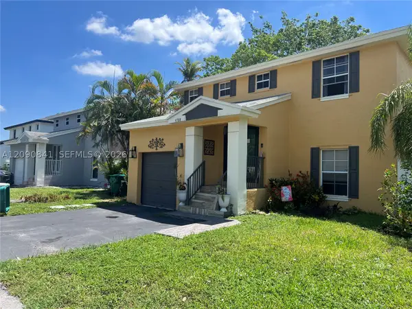 5788 Woodland Point Dr, Tamarac, FL 33319