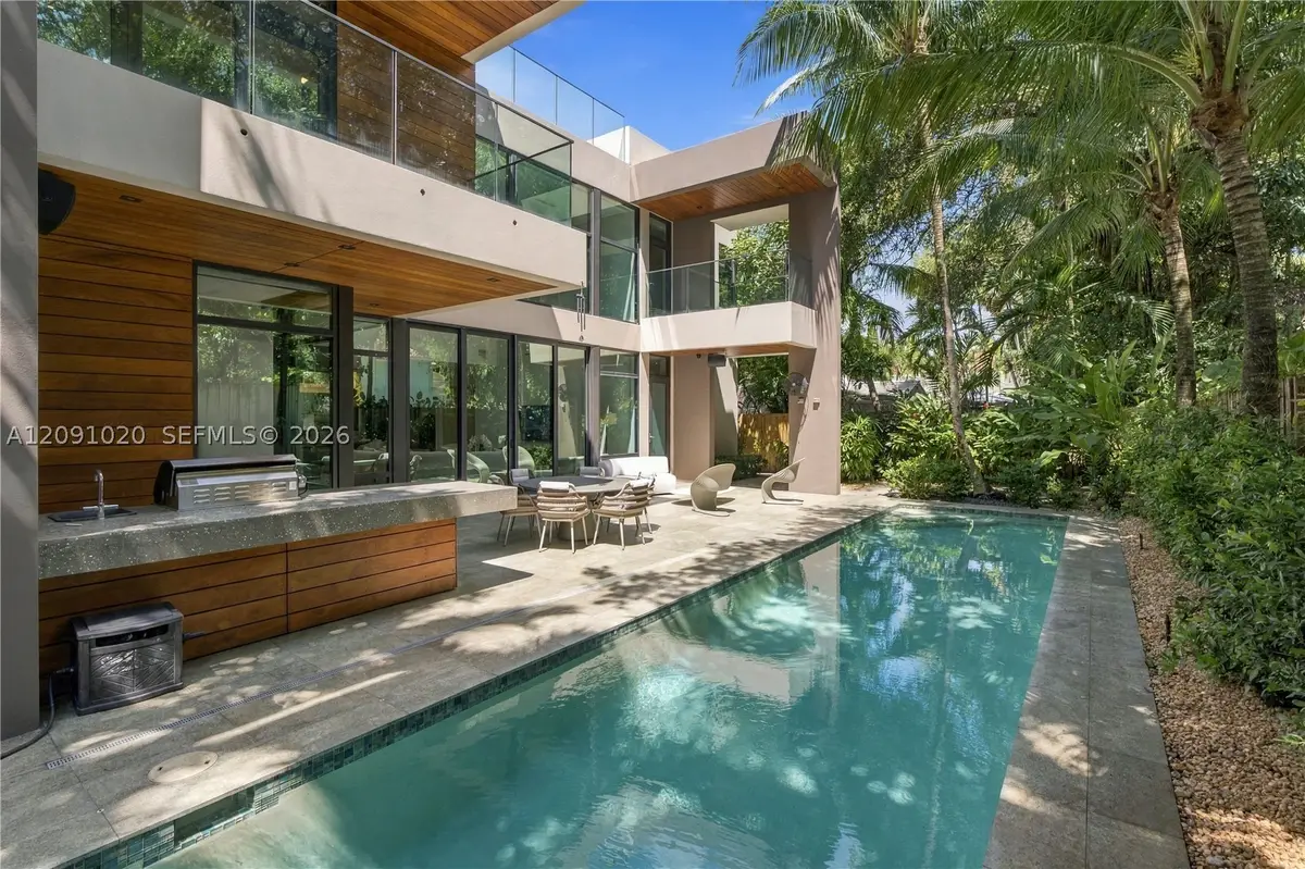 2803 Crystal Ct, Miami, FL 33133 - #1