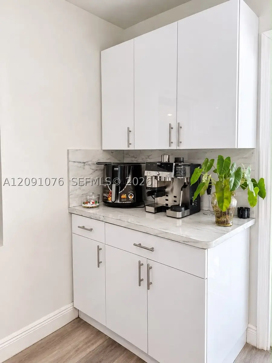 2331 Mckinley St, Hollywood, FL 33020 - #2