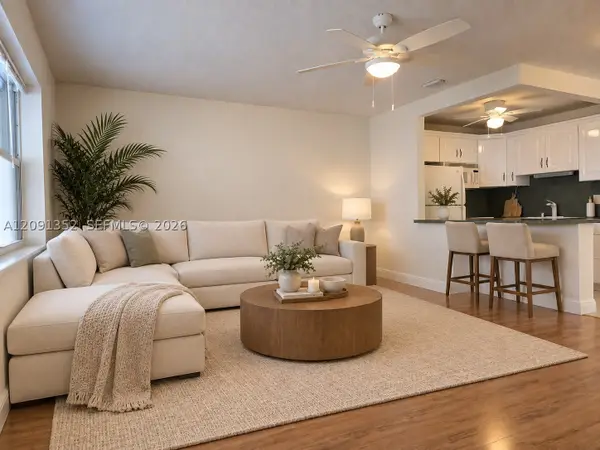 880 W Horizons W #205, Boynton Beach, FL 33435