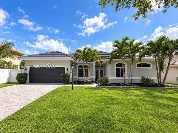 6982 Coronado Way, Pembroke Pines, FL 33331