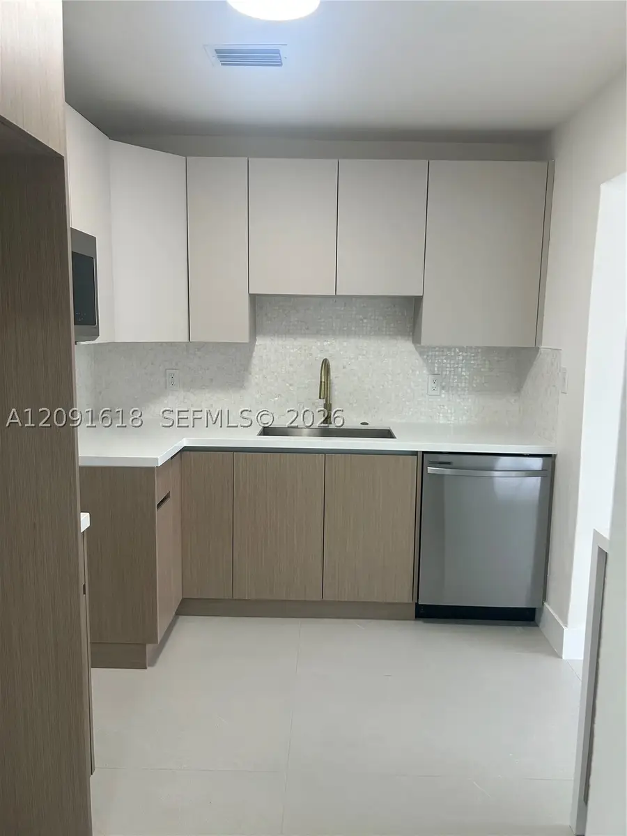 9230 SW 41st St, Miami, FL 33165 - #3