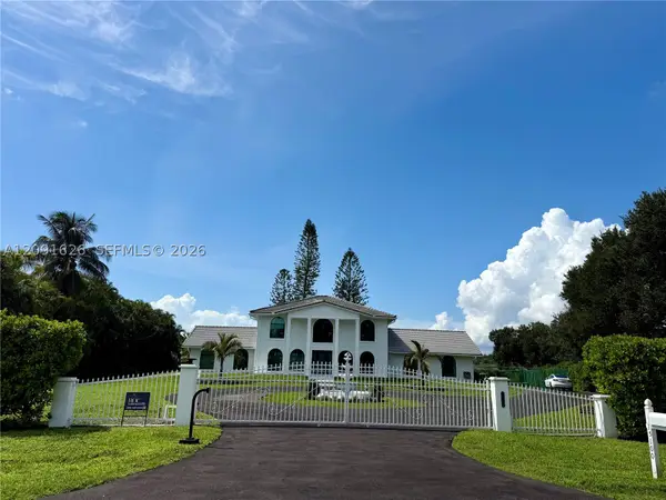 15100 S Saxon Cir, Southwest Ranches, FL 33331