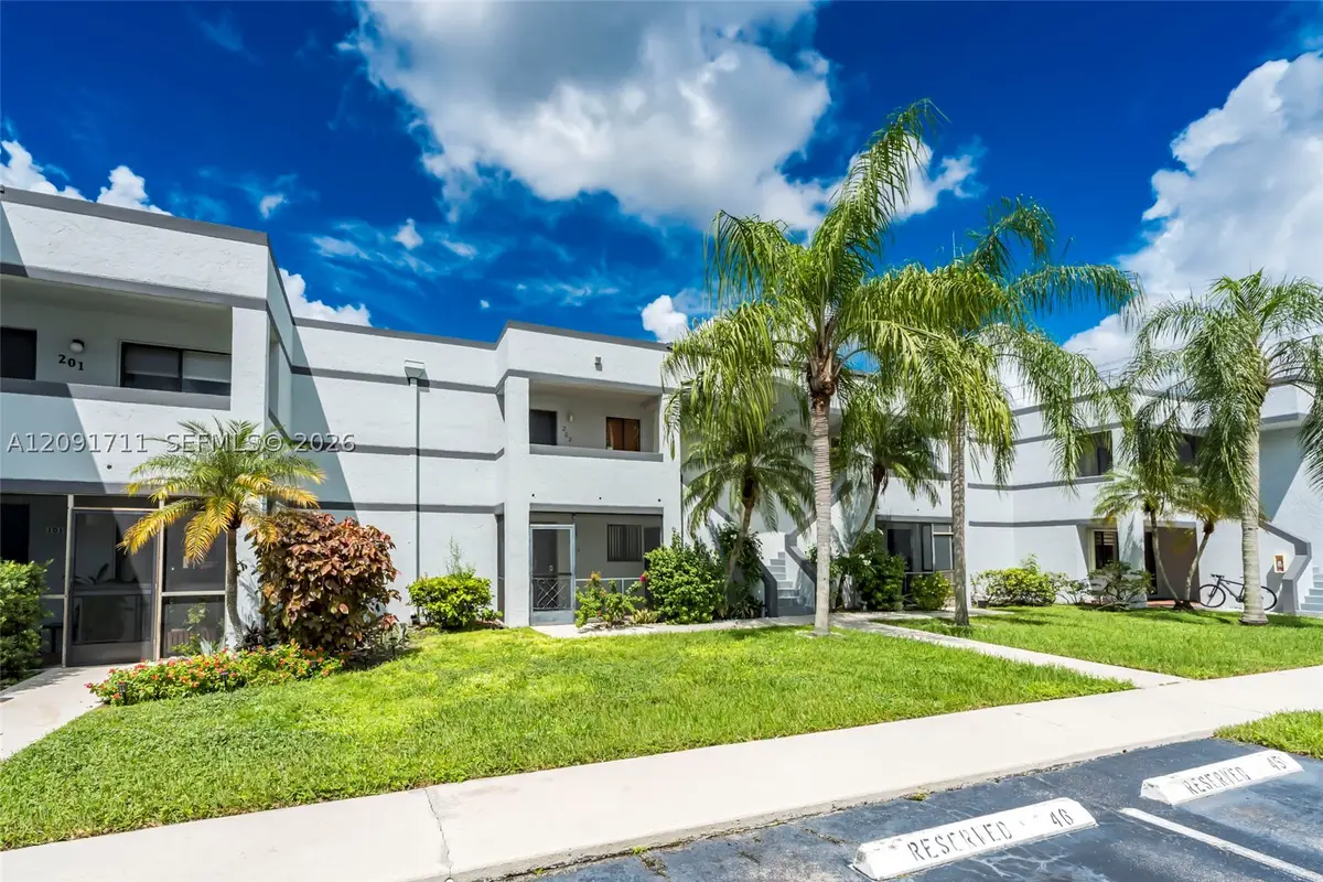 161 Lakeview Dr #202, Weston, FL 33326 - #1
