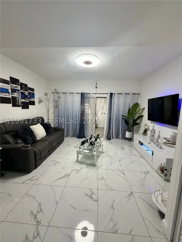 270 NW 71st Ave #4, Miami, FL 33126